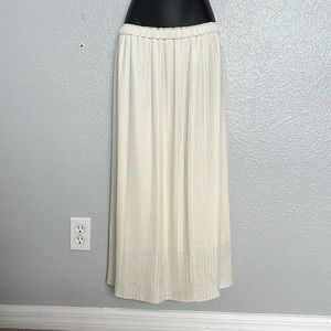 Uniqlo Chiffon Pleated Ling Skirt NWT